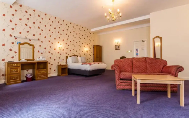 County Hotel