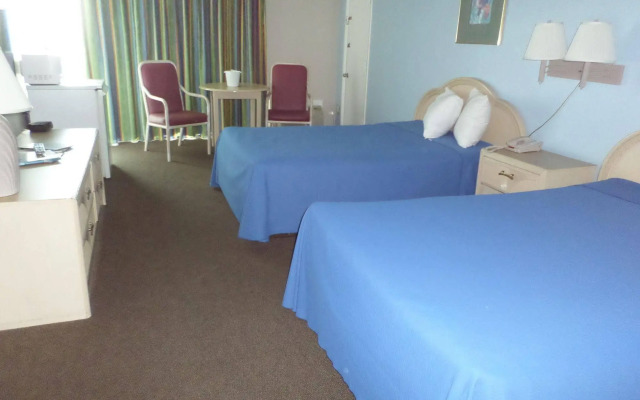 Tropical Seas Hotel