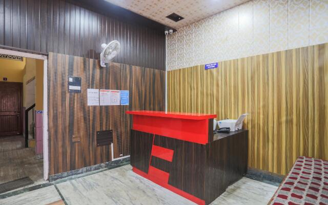 OYO 84522 Tripureswari Guest House