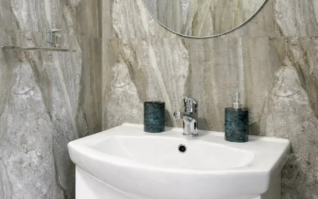 Апарт Мари на набережной Генерала Карбышева 18