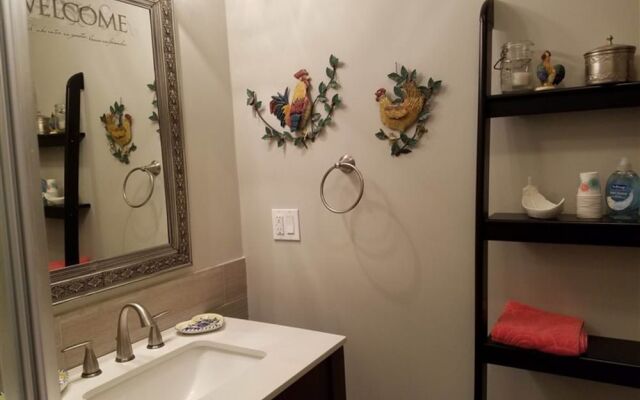 Silly Chickens Lodge B&B