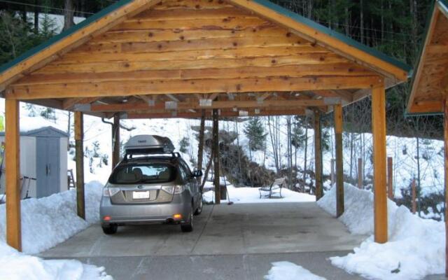 Timberline Pines - Grizzly Tower