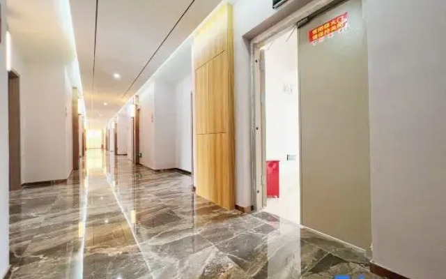 Shengweiyasenyang Hotel (Nongmo Lake Park Branch)