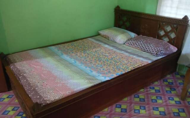 Adji Homestay - Hostel