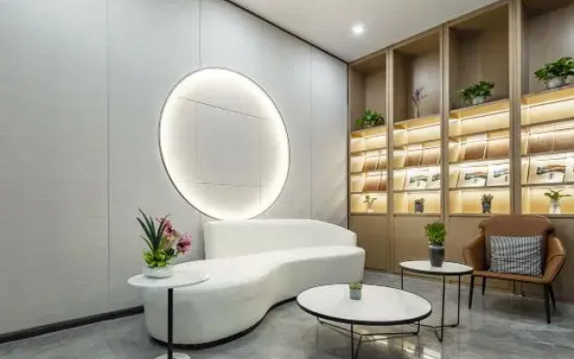 Zhengzhou Xinyang Lingrui Building Hotel (Provincial People's Hospital Metro Station)