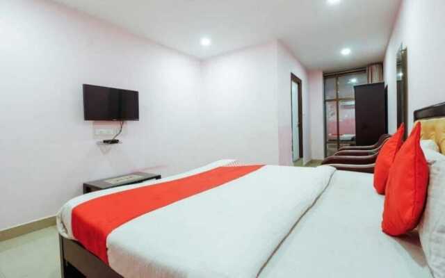iROOMZ Hotel Diamond Park