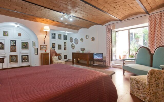 Rental in Rome Arco Ciambella Studio