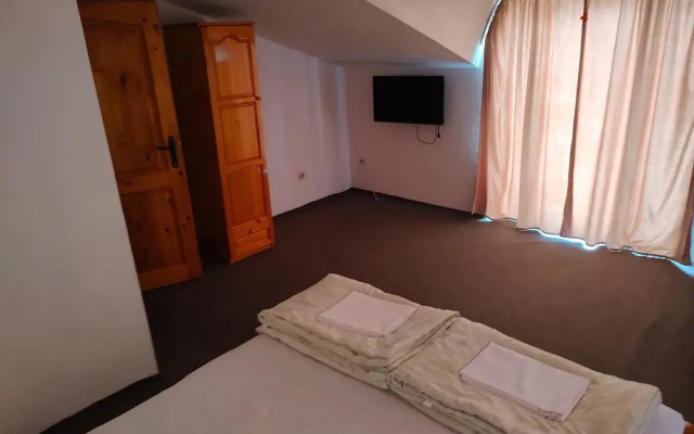 Zlatevi Guest House