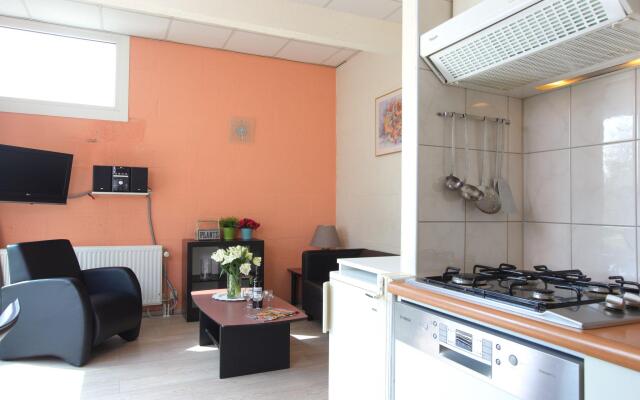 Well-kept Bungalow With Microwave Near Valkenburg