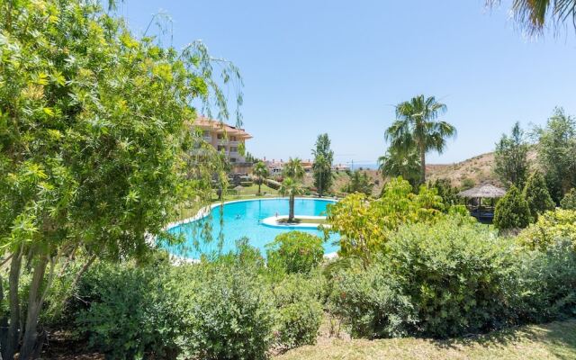 Malagasuite Higueron Beach And Pool Apartment