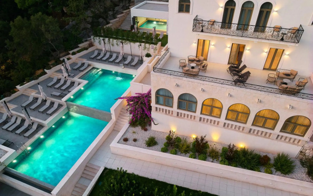 Hotel Moeesy, Blue & Green Oasis