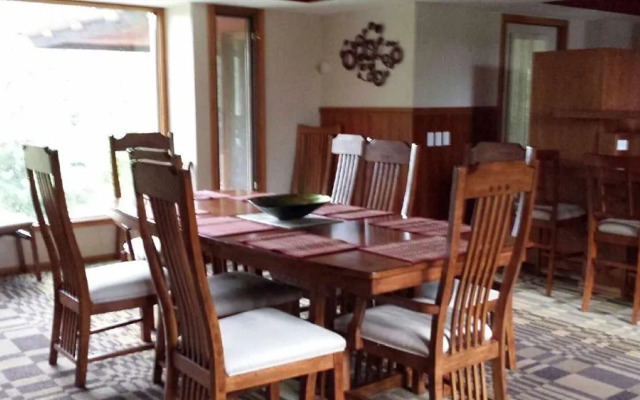 Log Gables- Dresser House