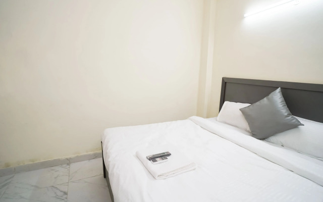 Roomshala 034 Grihum Noida Sector 63