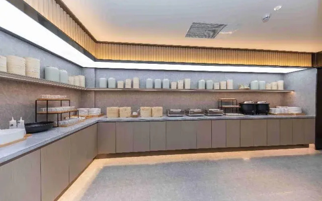 Ji Hotel Shanghai Dongming Road Metro Station