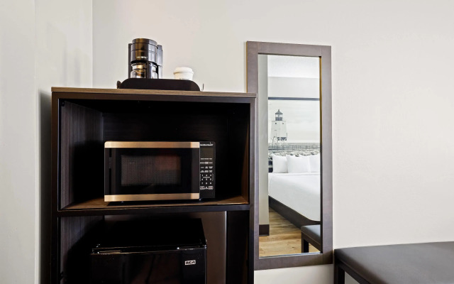 Super 8 by Wyndham Thunder Bay