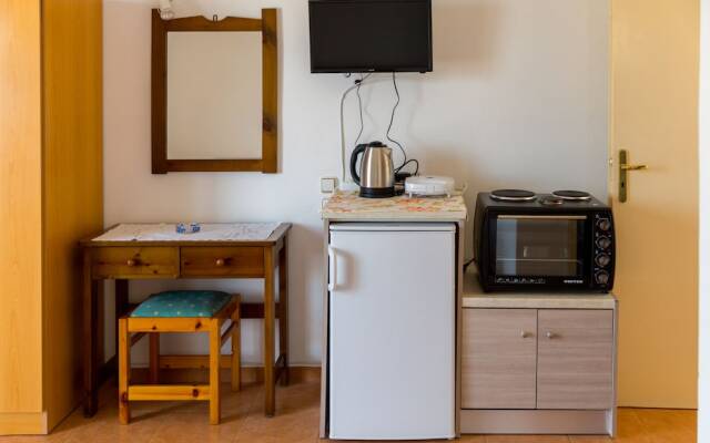 George Apartments Stegna