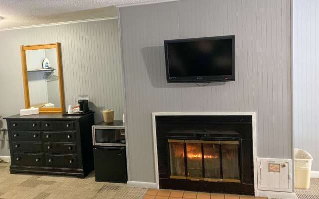 Travelodge by Wyndham Lincoln Near White Mountain