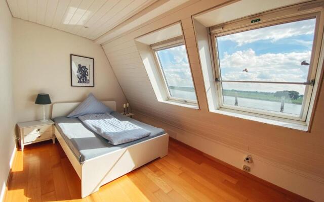 Rheinloft 3 - Große Giebelwohnung mit Dachterrassen an der Rheinpromenade