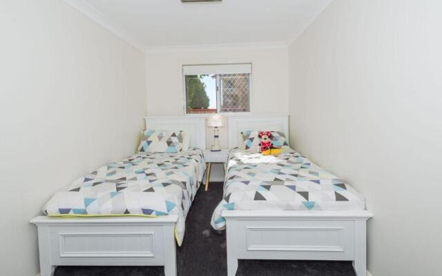 Canomii Close 24 - Nelson Bay