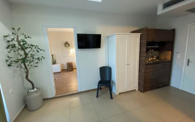 Klio Apartments and Studios