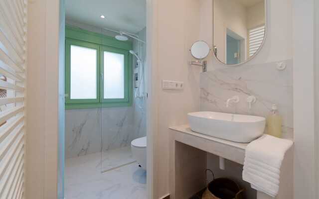 Pnoe Luxury Villa
