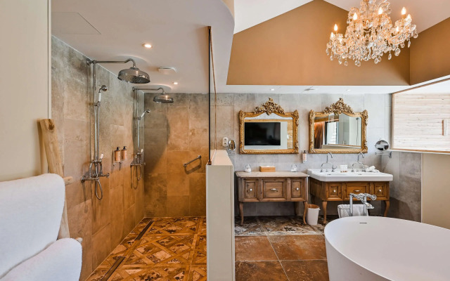 Le Hameau des Pesquiers Ecolodge, Curio Collection by Hilton