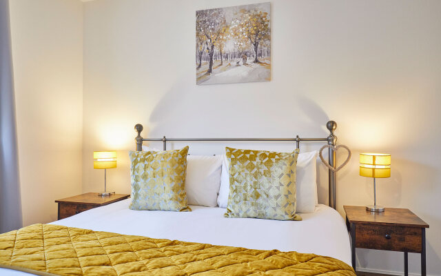 Host Stay Redsky House