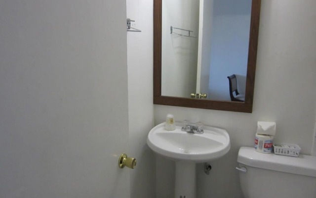 Chetwynd Court Motel