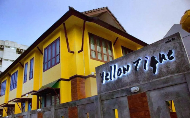 Yellow Tique Hotel