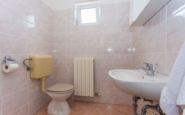 Apartments and Rooms Slavica