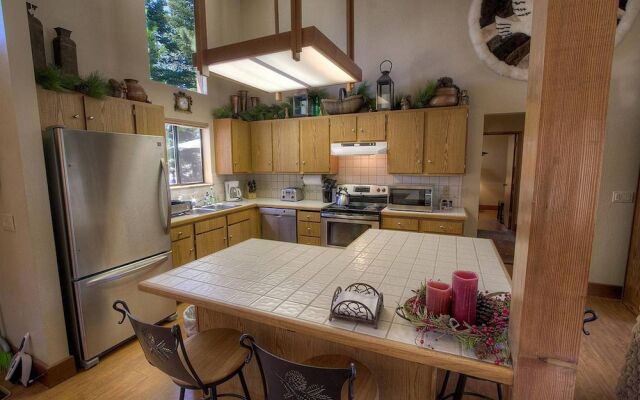 Merry Beary by Lake Tahoe Accommodations