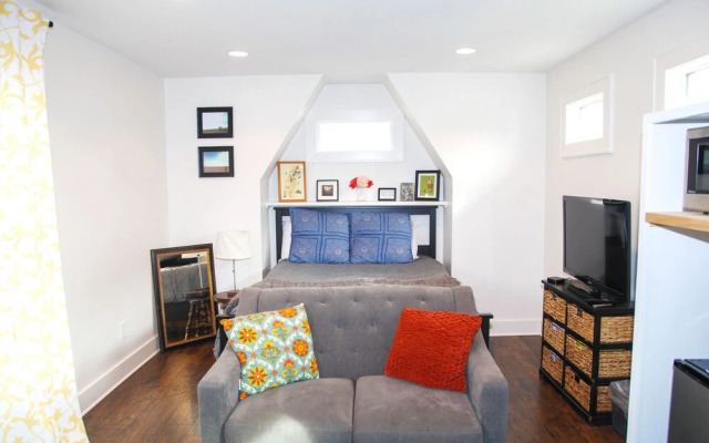 Nashville Sophistication Large Stylish Home + Private Studio!