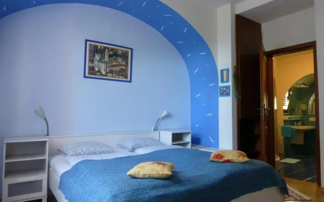 Pštrossova Vila - u klášterní zahrady