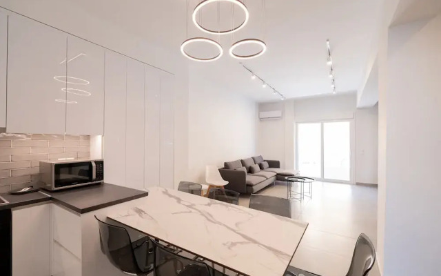 LIV - Luminous Spacious Apartment in Pagrati