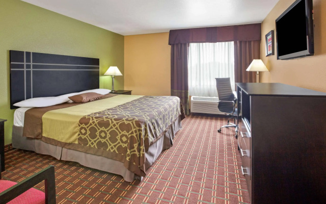 Super 8 By Wyndham Houston/I-10/Federal Road