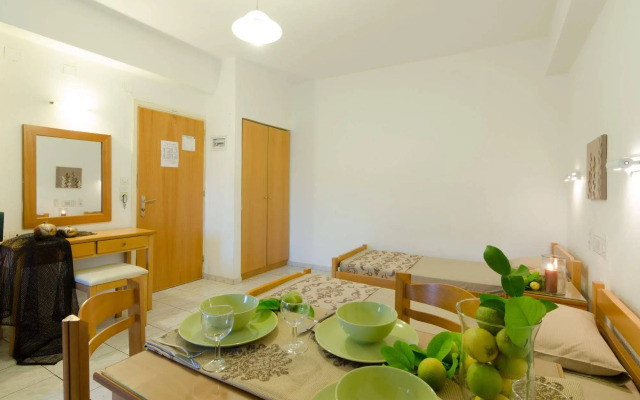Aglaia Apartments & Studios