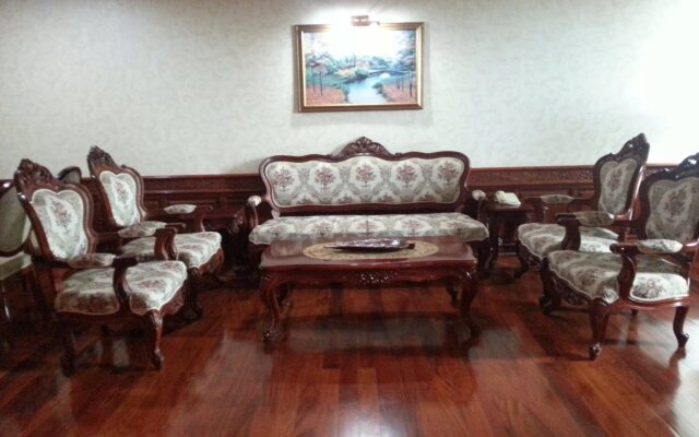 Angkham Hotel
