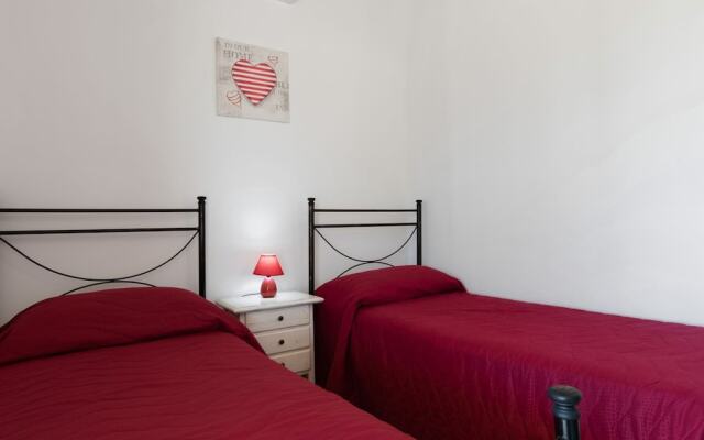 Belvilla by OYO Comfy Villa in Noto With Garden