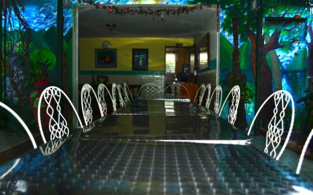Hotel Oasis