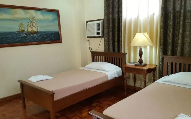 La Planta Hotel and Restaurant