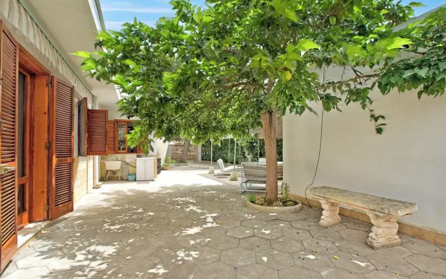 Villa Carolina spacious with garden