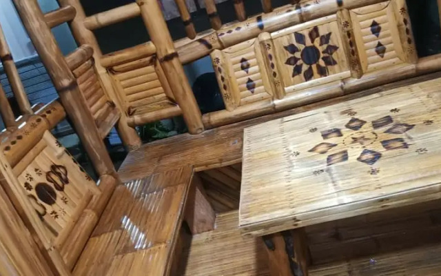 Room-aremen Transient, the no Hassle and