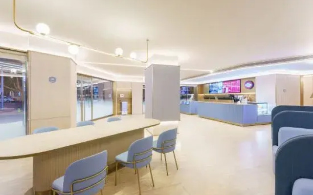 HanTing Hotel (Dalian Xian Road Subway Station)