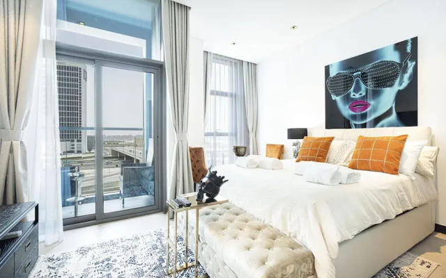 Waves - The Suite Dubai Luxury Studio Waterfront Living