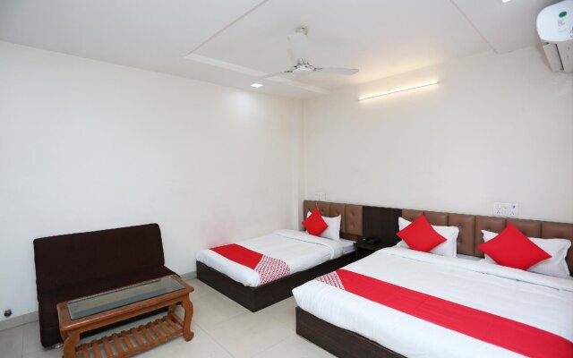Hotel Sunrise by OYO Rooms