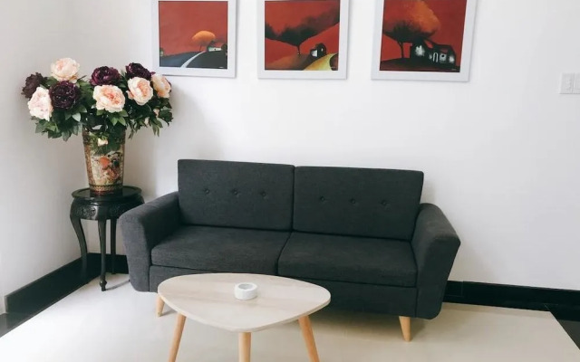 Crown Apartment