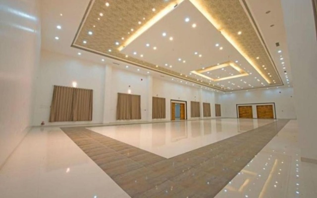 Hotel President Banquet & Lawns