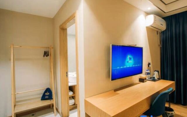 Yunchengxiyue Hotel (Yuyao North High-speed Railway Station)