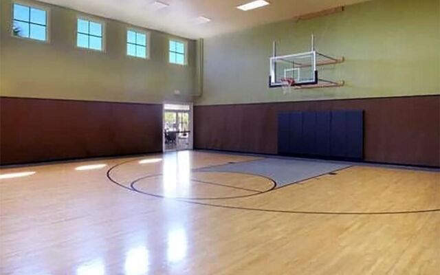 Heng's Runaway Beach Condo