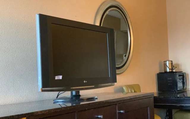 Calipatria Inn And Suites